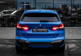 Подержанный автомобиль BMW X1 2021 года (8 фото)