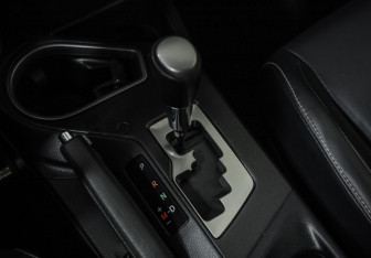Подержанный автомобиль Toyota RAV4 2015 года (20 фото)