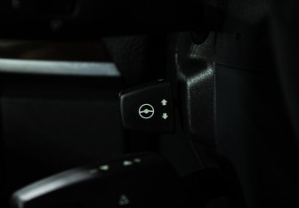 Подержанный автомобиль BMW X6 2013 года (21 фото)