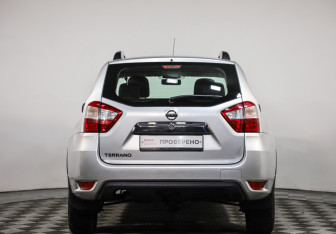Подержанный автомобиль Nissan Terrano 2019 года (6 фото)