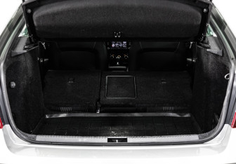 Подержанный автомобиль Skoda Octavia Liftback 2019 года (24 фото)