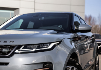 Подержанный автомобиль Land Rover Range Rover Evoque 2020 года (2 фото)