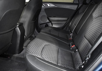 Подержанный автомобиль Kia Ceed Hatchback 2018 года (11 фото)