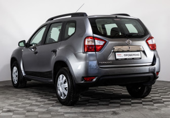 Подержанный автомобиль Nissan Terrano 2014 года (7 фото)