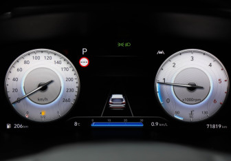 Подержанный автомобиль Hyundai Santa Fe 2022 года (12 фото)