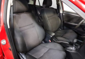 Подержанный автомобиль Toyota Corolla Hatchback 2006 года (18 фото)