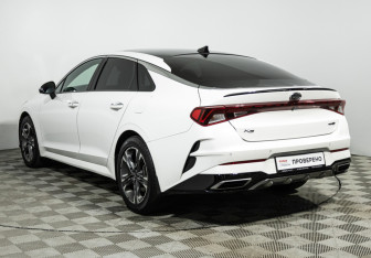 Подержанный автомобиль Kia K5 2020 года (7 фото)