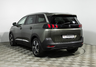 Подержанный автомобиль Peugeot 5008 Suv 2019 года (7 фото)