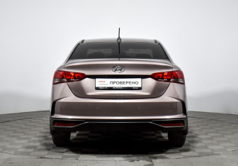 Подержанный автомобиль Hyundai Solaris Sedan 2021 года (6 фото)