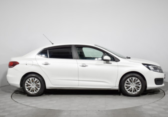 Подержанный автомобиль Citroen C4 Sedan 2016 года (4 фото)
