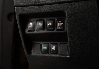 Подержанный автомобиль Nissan X-Trail 2018 года (19 фото)