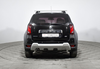Подержанный автомобиль Renault Duster 2016 года (6 фото)