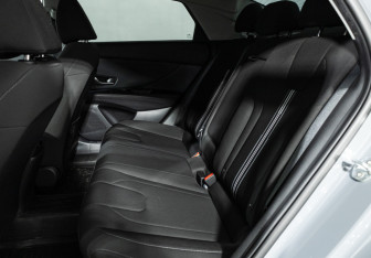 Подержанный автомобиль Hyundai Elantra Sedan 2021 года (10 фото)