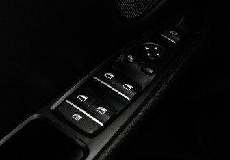 Подержанный автомобиль BMW X5 2016 года (22 фото)