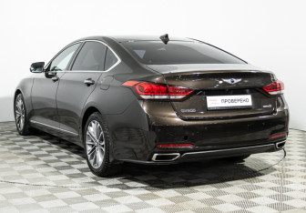 Подержанный автомобиль Hyundai Genesis 2015 года (7 фото)