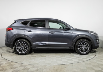 Подержанный автомобиль Hyundai Tucson 2019 года (4 фото)