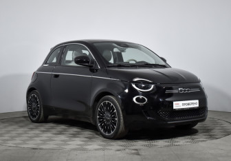 Подержанный автомобиль Fiat 500 Hatchback 2021 года (3 фото)