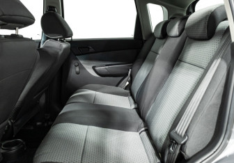 Подержанный автомобиль Chevrolet Aveo Hatchback 2010 года (10 фото)