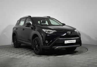Подержанный автомобиль Toyota RAV4 2018 года (3 фото)