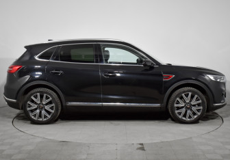 Подержанный автомобиль Hongqi HS5 2024 года (4 фото)