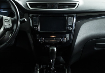 Подержанный автомобиль Nissan Qashqai 2017 года (14 фото)