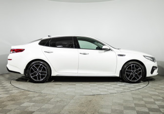 Подержанный автомобиль Kia Optima Sedan 2018 года (4 фото)