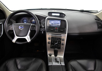 Подержанный автомобиль Volvo XC60 2010 года (9 фото)