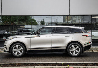 Подержанный автомобиль Land Rover Range Rover Velar 2017 года (9 фото)