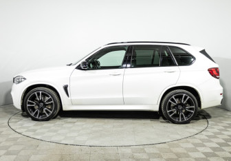 Подержанный автомобиль BMW X5 2017 года (8 фото)
