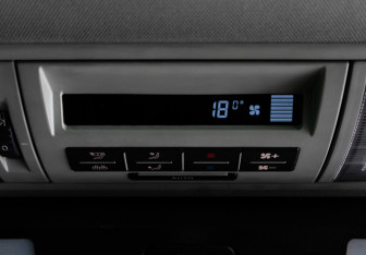 Подержанный автомобиль Volkswagen Multivan 2010 года (25 фото)