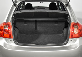 Подержанный автомобиль Toyota Auris Hatchback 2008 года (18 фото)