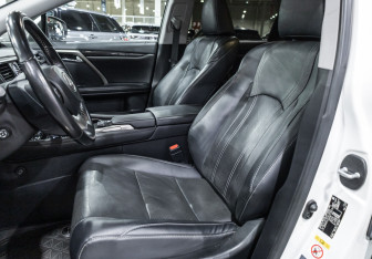 Подержанный автомобиль Lexus RX 2019 года (15 фото)