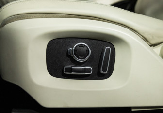 Подержанный автомобиль Land Rover Range Rover 2015 года (19 фото)