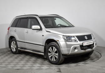 Подержанный автомобиль Suzuki Grand Vitara 2008 года (3 фото)