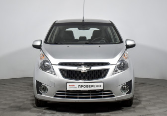 Подержанный автомобиль Chevrolet Spark 2012 года (2 фото)