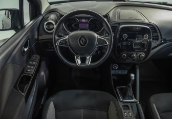 Подержанный автомобиль Renault Kaptur 2021 года (10 фото)