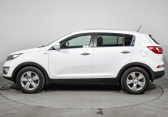 Подержанный автомобиль Kia Sportage 2011 года (8 фото)
