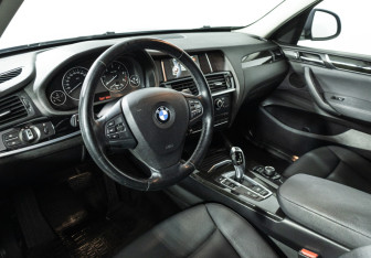 Подержанный автомобиль BMW X3 2015 года (11 фото)