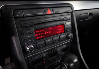 Подержанный автомобиль Audi A4 Sedan 2006 года (16 фото)