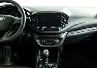 Подержанный автомобиль LADA (ВАЗ) Vesta Sedan 2020 года (14 фото)