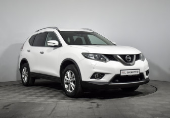 Подержанный автомобиль Nissan X-Trail 2015 года (3 фото)