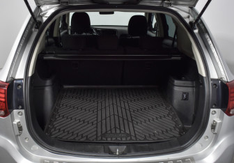 Подержанный автомобиль Mitsubishi Outlander 2019 года (20 фото)