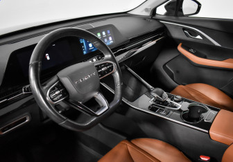 Подержанный автомобиль Omoda C5 2023 года (9 фото)