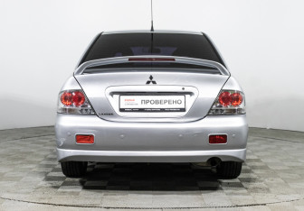 Подержанный автомобиль Mitsubishi Lancer Sedan 2006 года (6 фото)