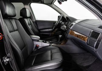 Подержанный автомобиль BMW X3 2008 года (18 фото)