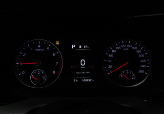 Подержанный автомобиль Kia K5 2020 года (12 фото)