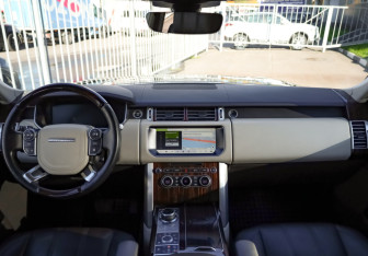 Подержанный автомобиль Land Rover Range Rover 2017 года (12 фото)