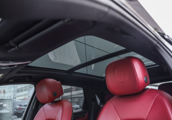 Подержанный автомобиль Porsche Cayenne 2018 года (28 фото)