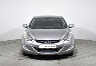 Подержанный автомобиль Hyundai Elantra Sedan 2011 года (2 фото)