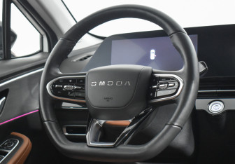 Подержанный автомобиль Omoda C5 2023 года (14 фото)